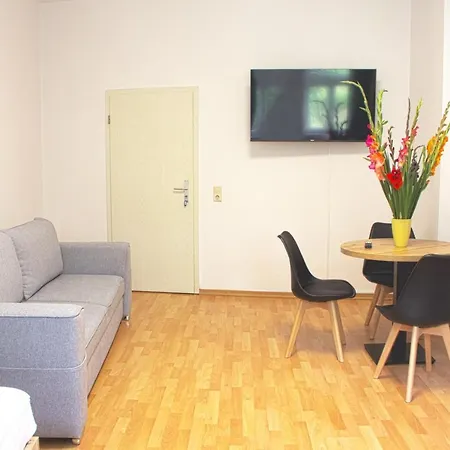 Ara Monteursunterkunft, Ferienwohnung Halle